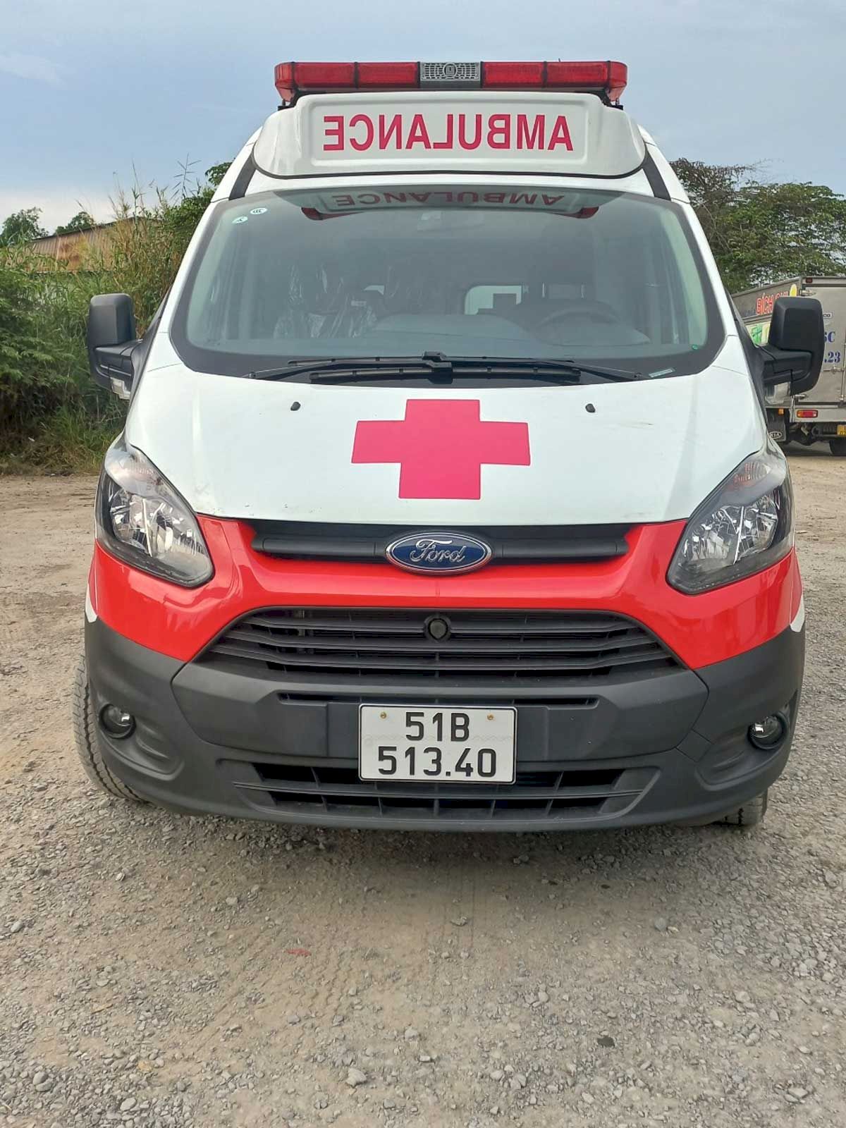 Công ty TNHH Hà Nội AMBULANCES bàn giao xe cứu thương cho Bệnh Viện Đa khoa Vạn Hạnh